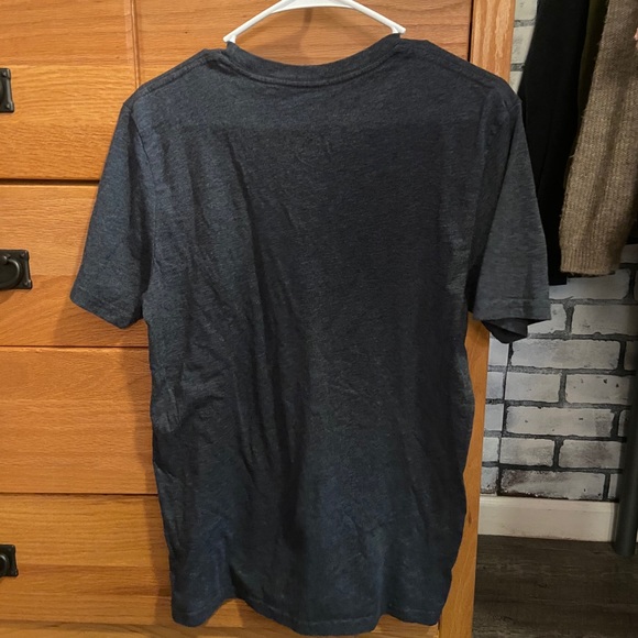 Men’s volcom T-shirt - Picture 2 of 3